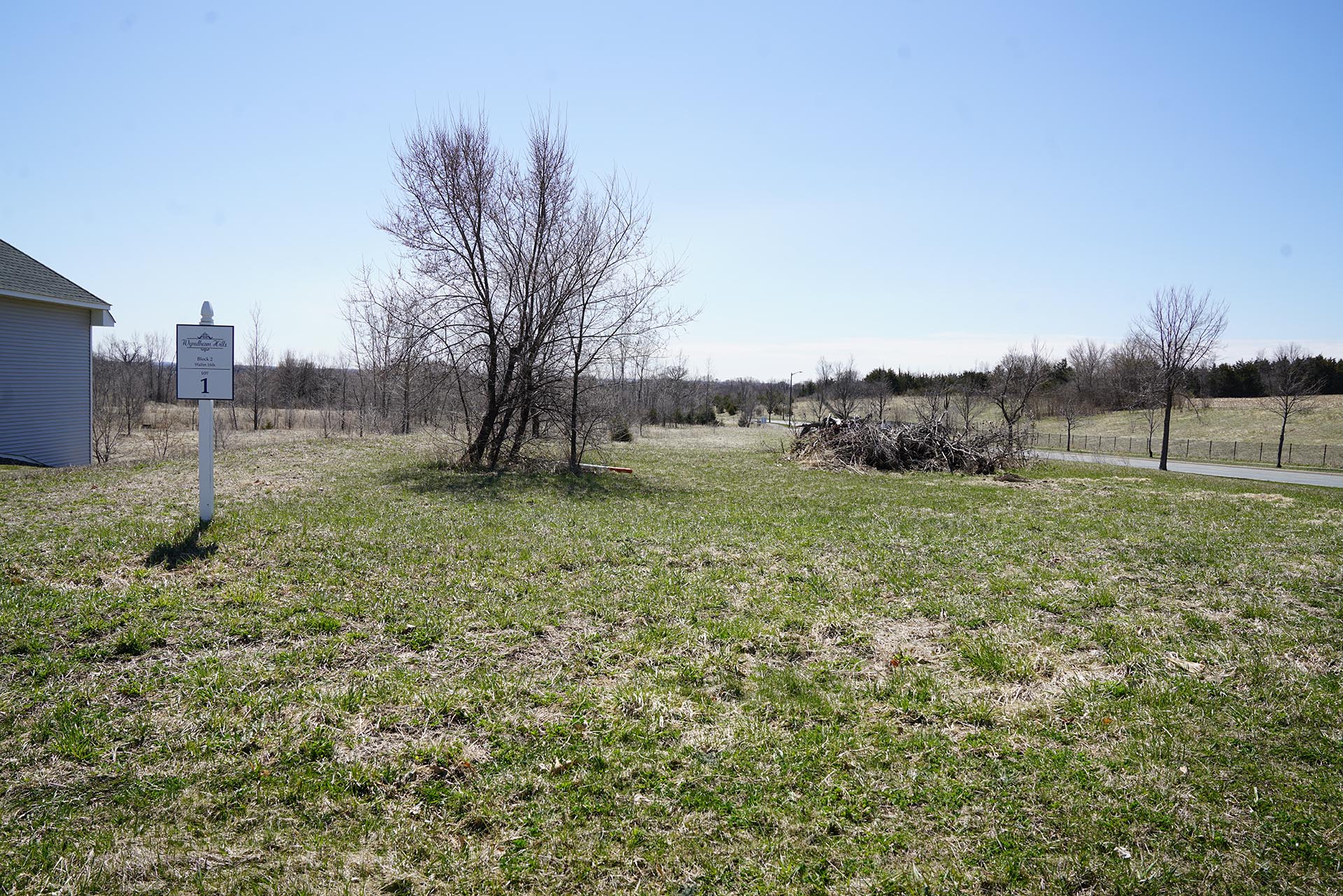 Wallin 16th, Lot 1 Block 2 Curb View